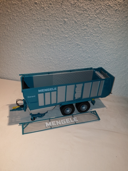 Mengele Ladewagen mit Abdeckung